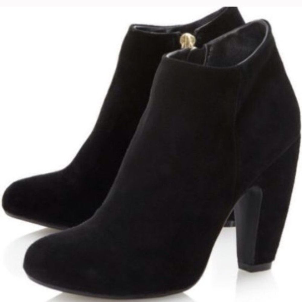 Steve Madden Panelope Black Suede Booties